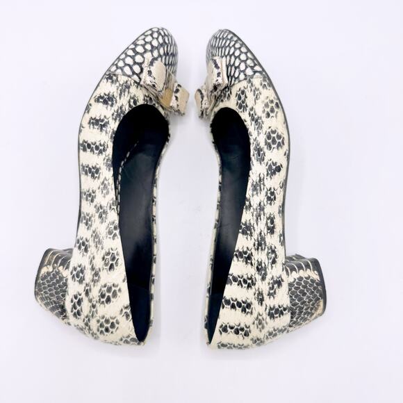 Salvatore Ferragamo Snakeskin Patterned Heels - Picture 7 of 9